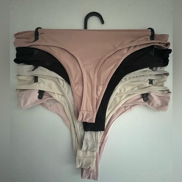 Vince Camuto Stretch Smooth and Silky 5 pc Thong Set in solid colors - Picture 3 of 9